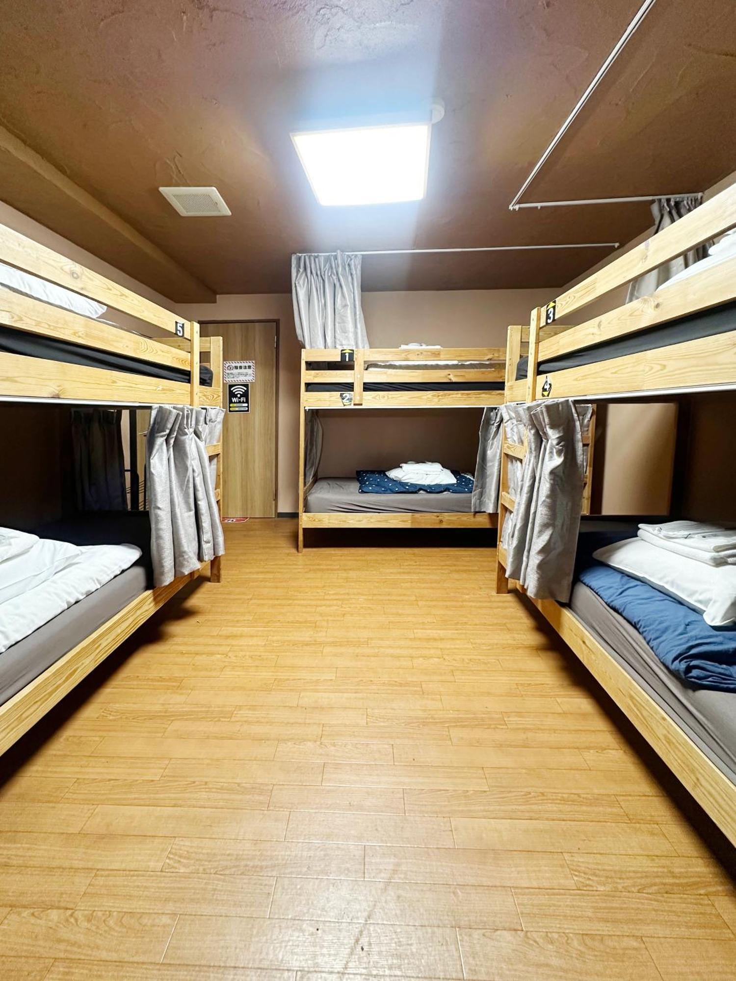 Hostal House
