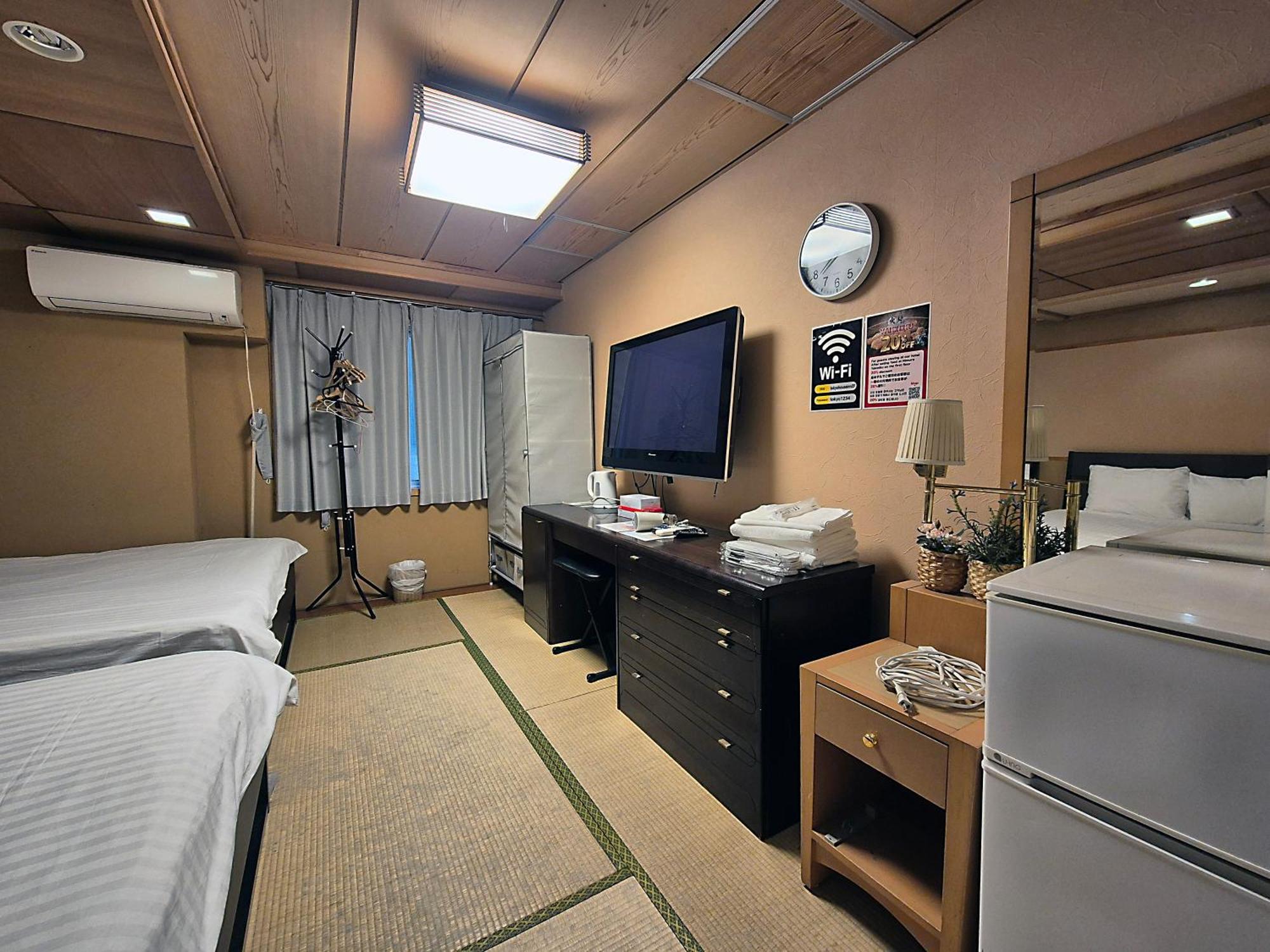 Hostal House