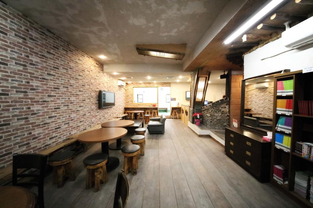 Albergue House *