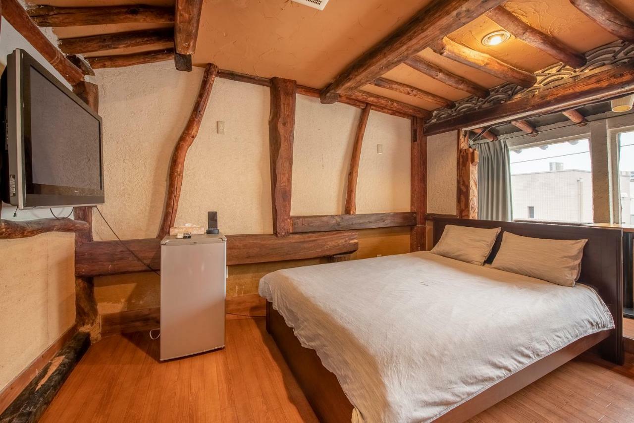 House Hostal *